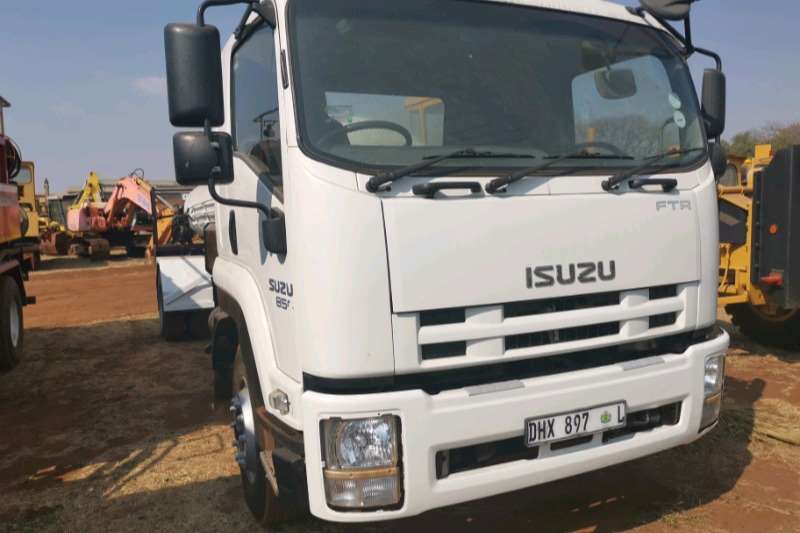 Isuzu Truck ISUZU 850 , 10 000 LITER WATER TANKER 2015
