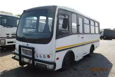 Buses NISSAN UD40 24 SEATER BUS 2014