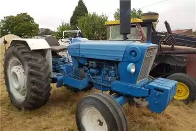 Tractors Ford 7600