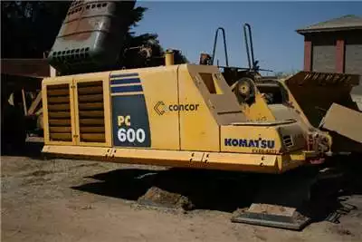 Hydraulic Excavator PC600 STRIPPING FOR SPARES