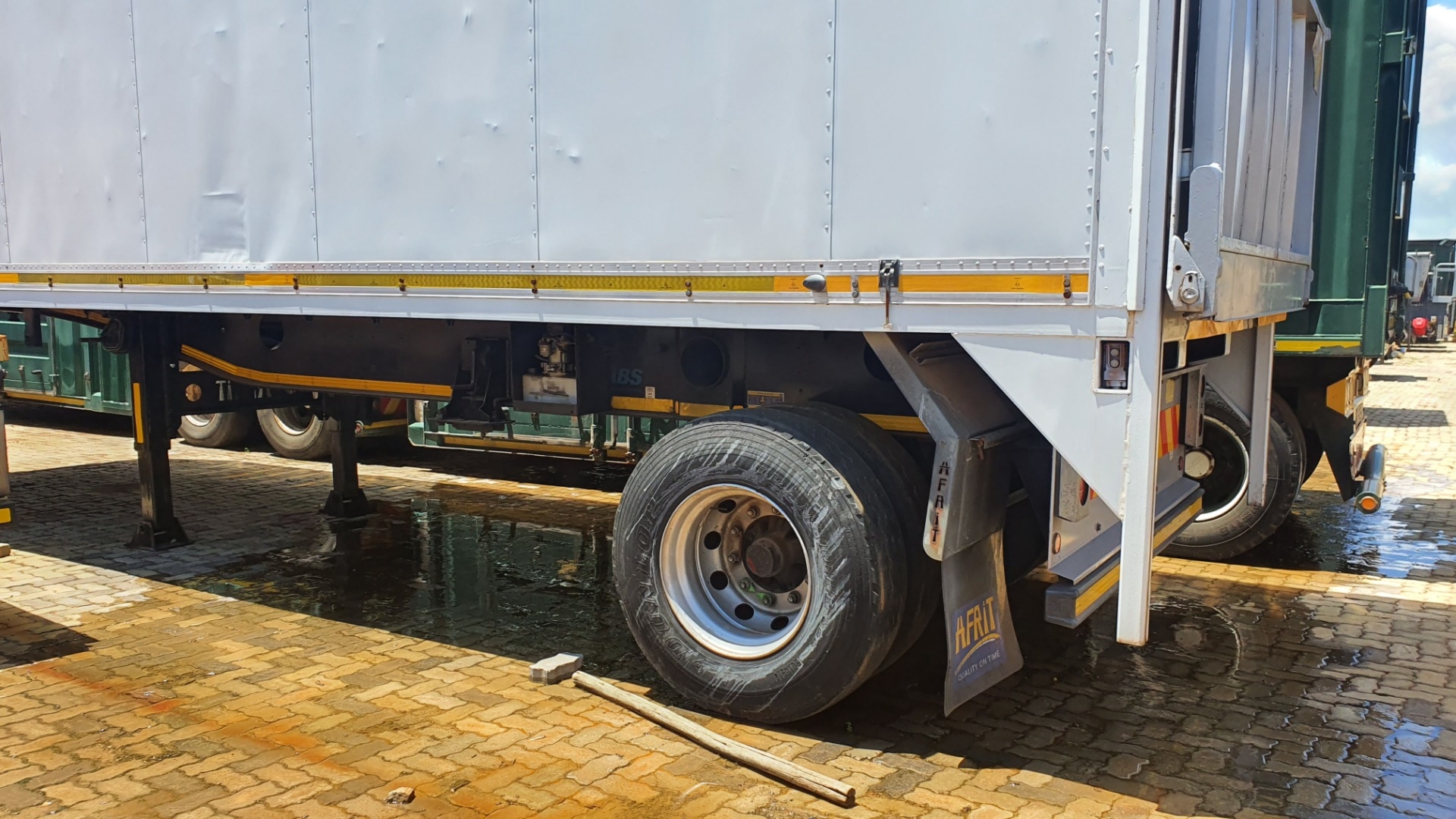 Afrit Trailers Box body AFRIT BOX TRAILER WITH RATCLIFF 2014 for sale by Wimbledon Truck and Trailer | Truck & Trailer Marketplaces