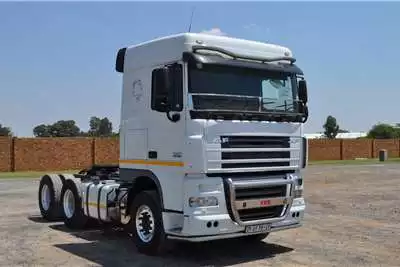 Truck Tractors PRE-OWNED XF105.460FTT SR1360 SPACE CAB 2015