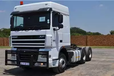 Truck Tractors PRE-OWNED XF105.460FTT SR1360 SPACE CAB 2014