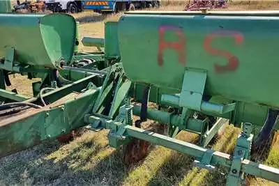 John Deere Planting and seeding equipment Row planters 7000 for sale by Sturgess Agriculture | AgriMag Marketplace