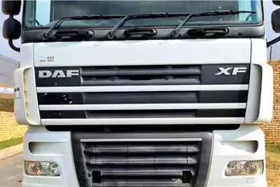 Truck Tractors 2 x 2014 DAF XF105-460 2014