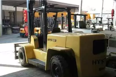 Forklifts 2004 Hyster XL series 7 Ton DSL 2004