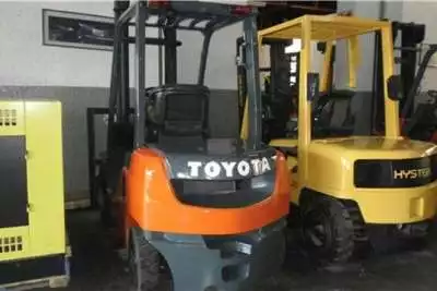Forklifts Toyota 8-SERIES 2 Ton