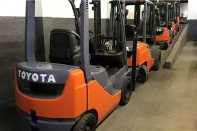 Forklifts Toyota 62-8FD18