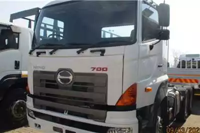 Truck Tractors HINO 700 2841 6 X 4 TRUCK TRACTOR 2017