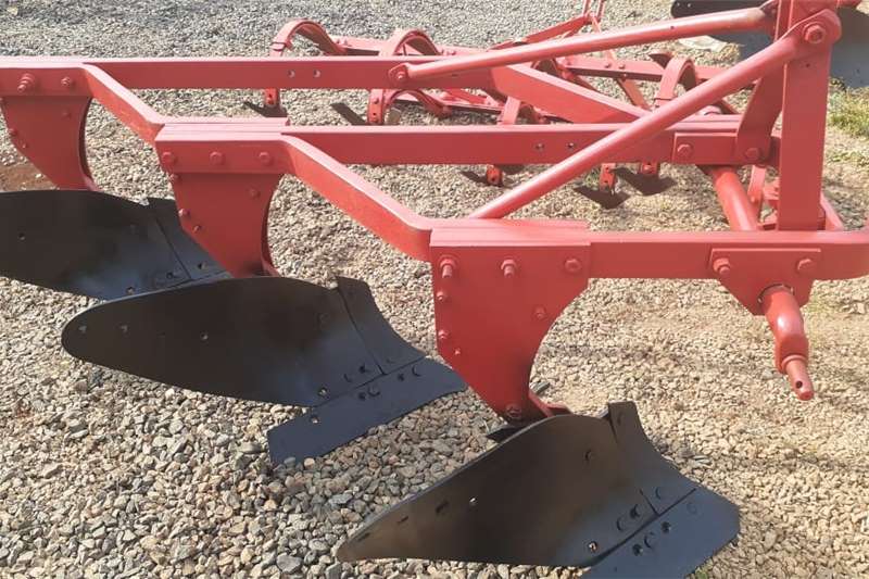Tillage equipment Ploughs U Make 3 Skaar Ploeg / Furrow Plough for sale by Private Seller | AgriMag Marketplace