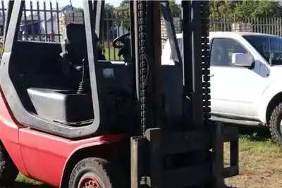 Forklifts Linde 2.5 ton diesel forklift 2013
