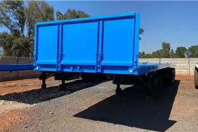 Trailers 13.5m + container locks + pole pockets 2017