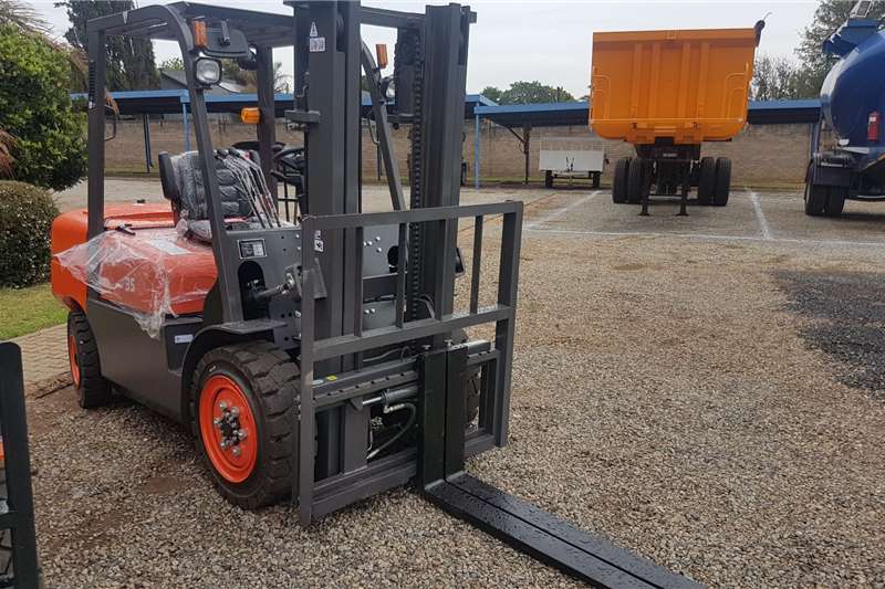 [make] [application] Forklifts in South Africa on Truck & Trailer Marketplace