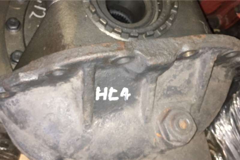 Truck spares and parts Axles MERCEDES HL4  47:12 CENTRE PORTION