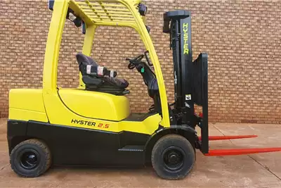 Forklifts 2.5 TON 2012
