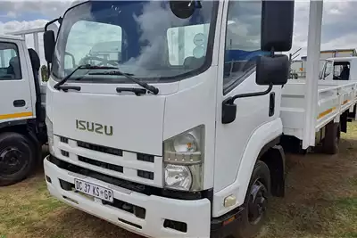 Truck isuzu 2015