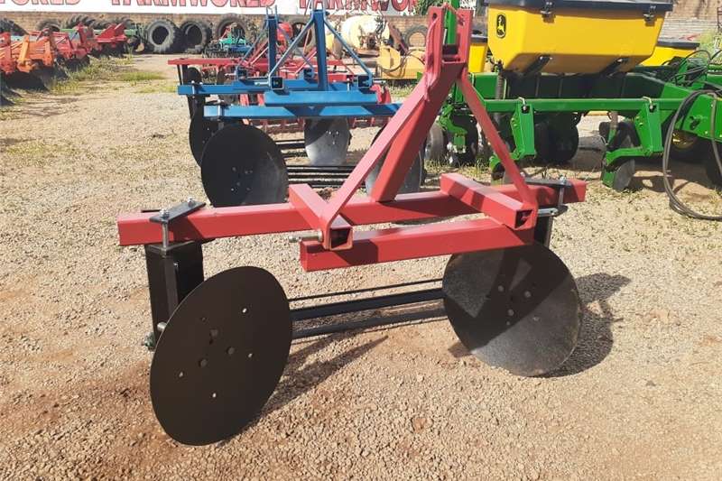 Tillage equipment Rippers U Make Single Row 2 Disc Ridger with Roller / Walb for sale by Private Seller | AgriMag Marketplace