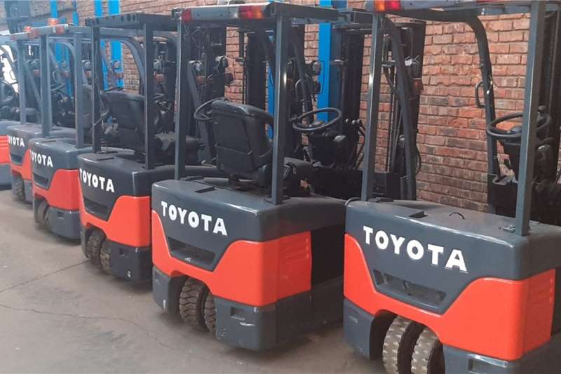 Toyota Forklifts Electric forklift Container handler 3 wheeler 2012