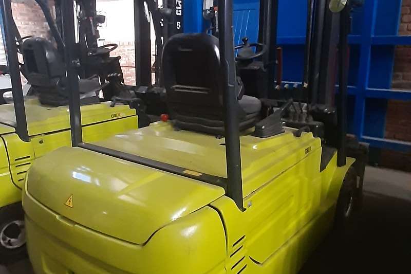 Clark Forklifts Electric forklift GEX30L 2014