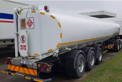 Custom Diesel bowser trailer TANK CLINIC 2006 for sale by Royal Truck and Bus | Truck & Trailer Marketplaces