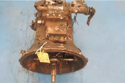 Truck Spares and Parts Isuzu MLD6A Gearbox