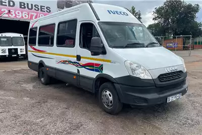 Buses IVECO 50C15 DAILY (22-SEATER) 2015