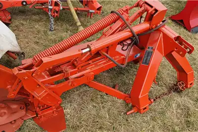 Kuhn Haymaking and silage Disc mowers Gmd 600 6 disc 6 tol 2010 for sale by Sturgess Agricultural | AgriMag Marketplace
