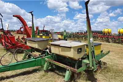 John Deere Planting and seeding equipment Row planters 1750 4 row for sale by Sturgess Agriculture | AgriMag Marketplace