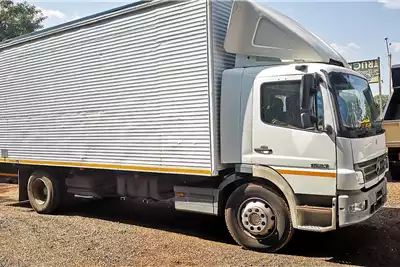 Mercedes Benz Box trucks 1523 Bin Truck 2008 for sale by Tipperman | AgriMag Marketplace