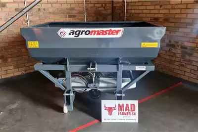 Spreaders New Agromaster 1000 fertilizer spreaders