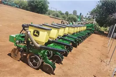 Planting and Seeding Equipment John Deere 1524FX 2019