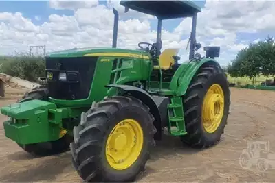 Tractors John Deere 6135B 2020