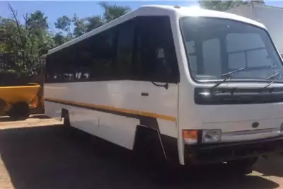 Buses 35 Seater Nissan UD40 Bus 2003