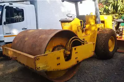 Roller 10 ton bomag roller