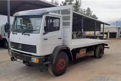 Truck 1417 FLATDECK 1991
