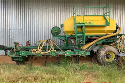 Planting and Seeding Equipment 14 Row x 76cm Air Seeder 2013