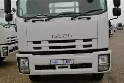 Truck Isuzu FTR850 AMT with 6.8m Dropside Body 2016