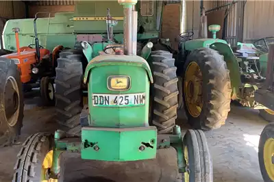 Tractors John Deere 2120