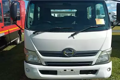 Dropside Trucks HINO 300 : 815 - CREW CAB WITH A DROPSIDE FOR SALE 2012