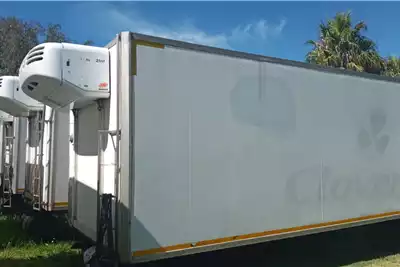 Refrigerated Trucks 8X THERMOKING MD 200 -8 TON FRIDGE BODIES FOR SALE 2010