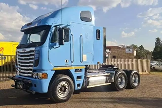 Freightliner Truck tractors Double axle Argosy CAT C15 2007 for sale by Wimbledon Truck and Trailer | AgriMag Marketplace