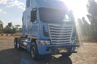 Freightliner Truck tractors Double axle Argosy CAT C15 2007 for sale by Wimbledon Truck and Trailer | AgriMag Marketplace