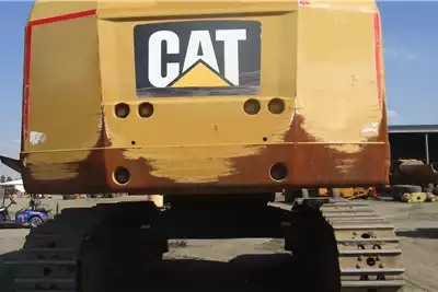 Caterpillar Excavators 374FL 2015 for sale by Dura Equipment Sales | Truck & Trailer Marketplace