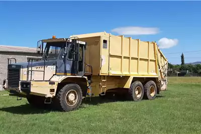 Truck Bell B17C Refuse Compactor