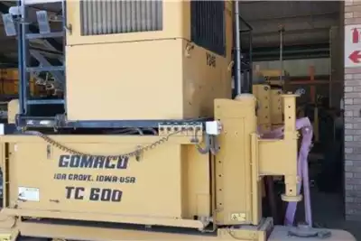 Others Gomaco TC600 Tracked Texture Cure Machine 2008