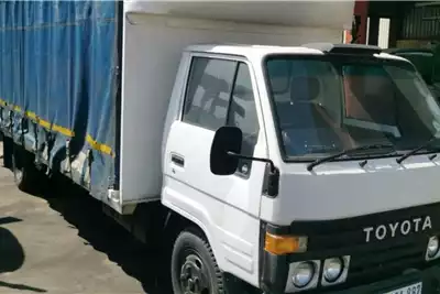 Truck Toyota Dyna 2.5 ton freighter 1994