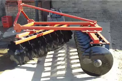 Tillage Equipment New 18 disc mounted offset disc harrows