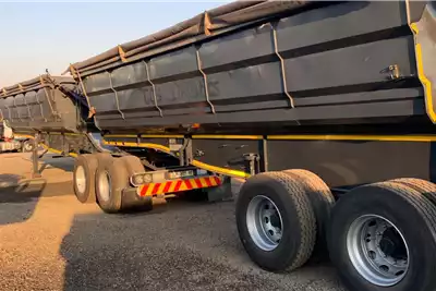 Trailers 2017 SA Truck Bodies 45m3 Interlink Side Tipper 2017