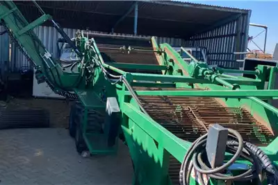 Harvesting Equipment Aartappel uithaler 1.7M en goose neck 2020