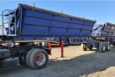 Trailers AFRIT 40 CUBE SIDE TIPPER 2016